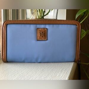 Tommy Hilfiger wallet